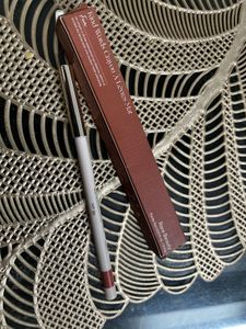 Rare Beauty Kind Words Matte Lip Liner With Box