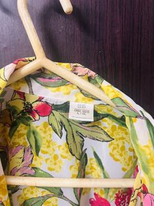 Multicoloured Floral Top🌸🌸🩷🩷🩷🫶🏻🫶🏻🫶🏻🫶🏻