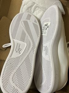 Puma- Puma Smashic Unisex White Sneakers(uk 7)