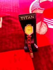 Titan GOLDEN WATCH