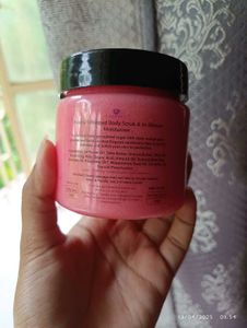 Lavenza Body Scrub Sealed Pack