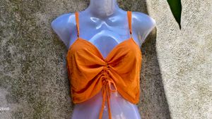 11.23.2 CUTE ORANGE TOP