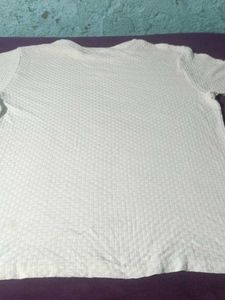 H&amp;M White Textured T-Shirt