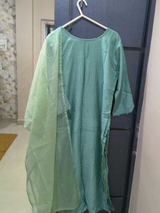 Green 2 piece Kurta Set(kurta and dupatta)