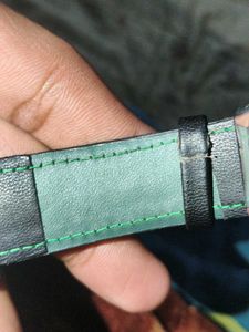 LG Gold Deluxe Watch