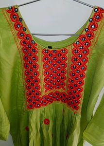 Nayra Cut Kurti