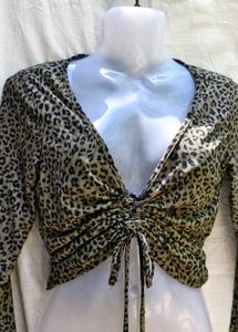 1756. CENTRE RUCHED SEXY TOP