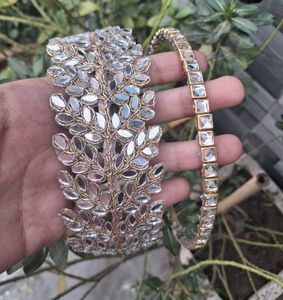 Leaf Embellished Hairband set of 2