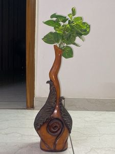 Wooden Sleek Elegant Flower Vase With Leaves Bunch