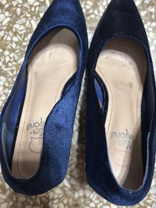 Navy Blue Pointed-Toe Heels