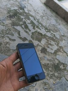 Two Apple Iphone 4s