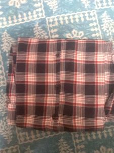 Men&#39;s Plaid Button-Down Shirt