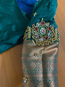 💚Emerald Green Embroidered Blouse💚