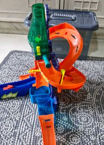 Hot Wheels Lava Falls Playset