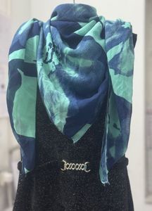 Chic Triangular Scarf/Shawl (Set Of 7)