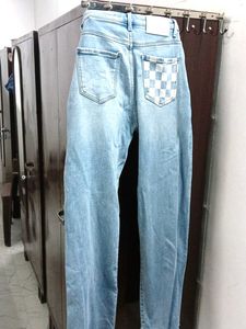 a blue denim jeans..