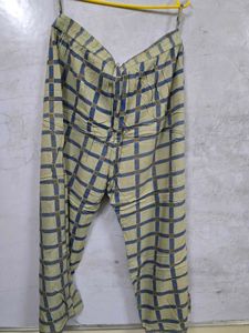 Checkered Casual pants