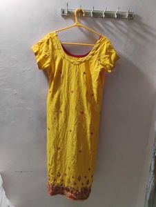 Women's Yellow Embroidered Kurta