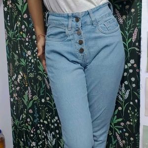 High waisted jeans