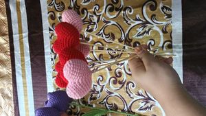 Crochet Heart Pops