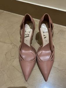 Zara Pumps (heels)