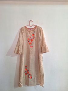 Beautiful Cream Kurta With Sleeve Design