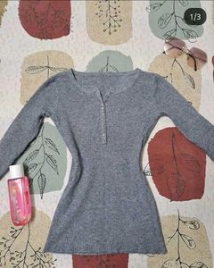 Ribbed Fitted Gray Top ( Bodycon)