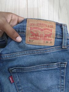 100% Authentic Vintage Levi&#39;s Jean Measure W28 L32