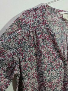 H&amp;M Floral Print Top