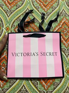 VS ICONIC STRIPE MAKEUP POUCH