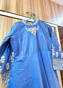 Elegant Blue Embroidered Kurta