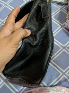 Elegant Black Handbag