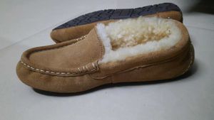 Ugg Koolaburra Women&#39;s W Lezly Tan Hard Sole Slipp