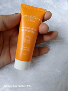 Dot &amp; Key Mango Detan Face Wash