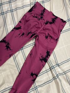 Urbanic Tie Dye Scrunch Butt Gym Leggings