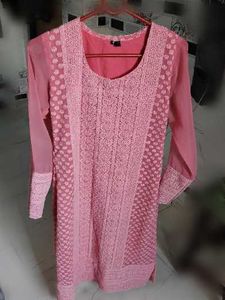 Elegant Pink Embroidered Kurta