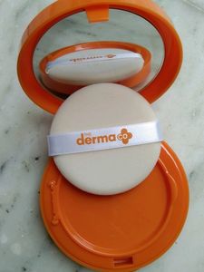 The Derma Co Sunscreen Compact