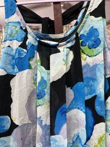 Sleeveless Tie Up Crop Top