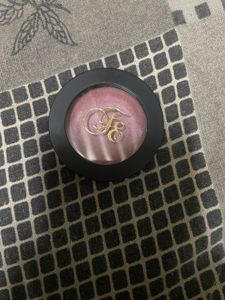 Forest Essentials Highlighting Glow