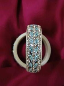Elegant Lac Bangle / kada Set