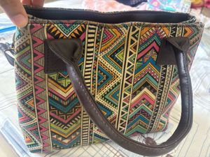 strip Print Shoulder Bag