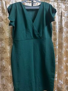 Elegant Green V-Neck Dress