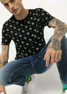Logo Print Crew-neck-t-shirt