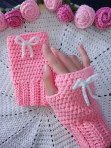 Crochet Heart Gloves