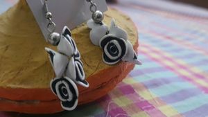 PAIR OF ROSE EARING (BLACK &amp; WHITE)