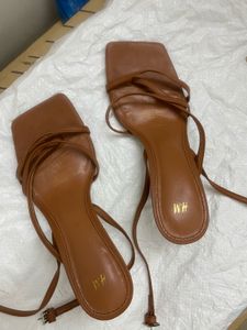 H&amp;M Brown Solid Heels