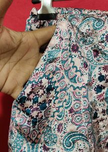 Girl Shorts Size 32/34