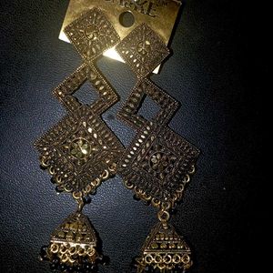 Elegant Long Earrings 🌺