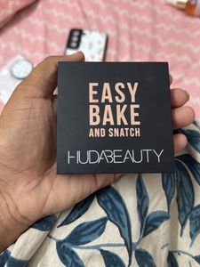 Huda Beauty Easy Bake and Snatch