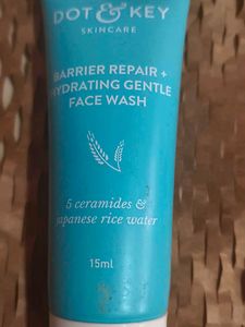 Dot &amp; Key Face Wash